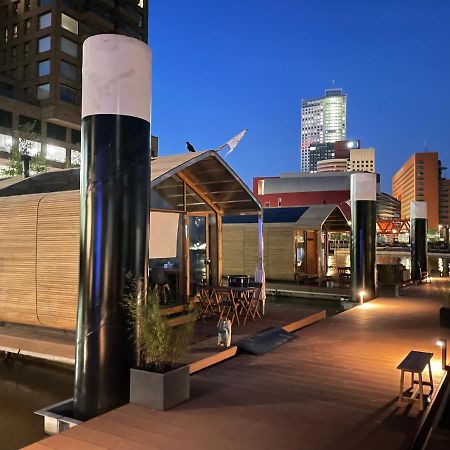 Hotel Wikkelboat Nr2 At Floating Rotterdam Rijnhaven Esterno foto