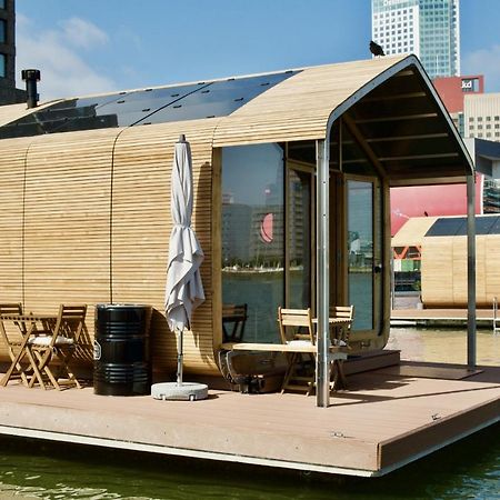 Hotel Wikkelboat Nr2 At Floating Rotterdam Rijnhaven Esterno foto